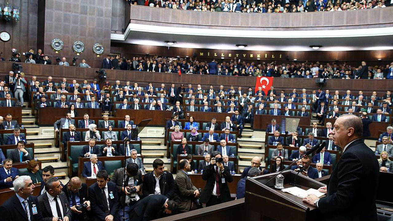 AK Parti’den flaş ‘grup toplantısı’ kararı!