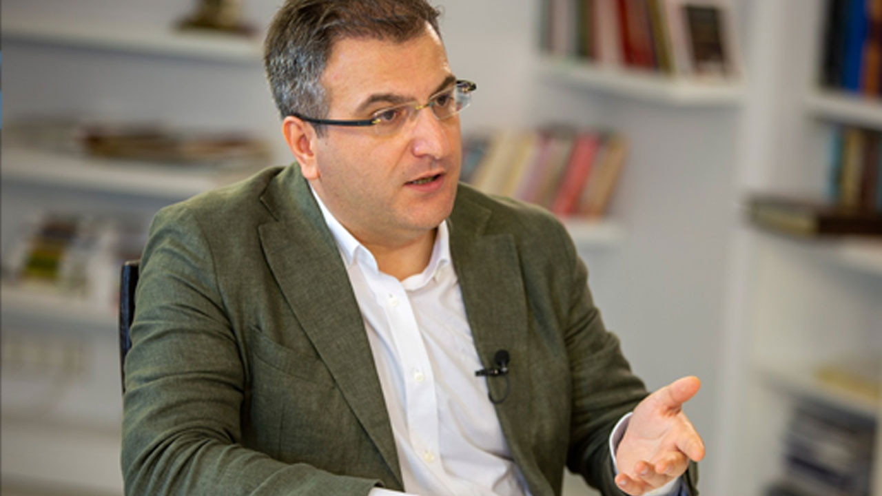Cem Küçük Halk TV tartışmasına katıldı: Yıldız isimler daha çok alır