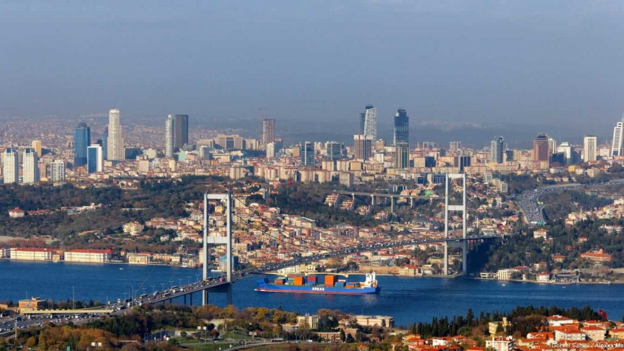 İstanbul Boğazı’nda gemi trafiği çift yönlü kapatıldı