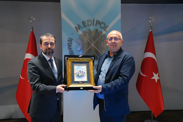 Medipol'de tarih konuşmaları serisi başladı: Avrupa merkezli tarihe karşı yeni bir dünya inşası ele alındı - Resim: 1